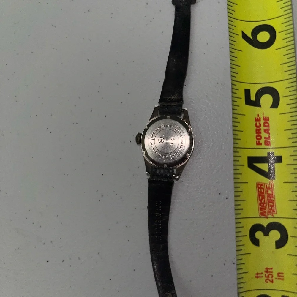 Eloga Ladies Analog Watch